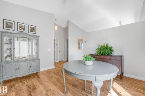 22 Landsdowne Drive, Spruce Grove, AB 