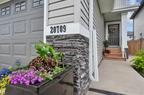20709 99A Avenue, Edmonton, AB - Outdoor