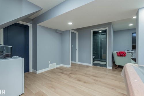 330 Huffman Crescent, Edmonton, AB 