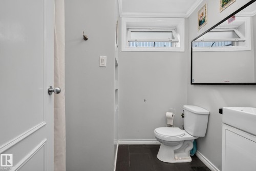 Bathroom featuring dual awning windows - 7803 73 Street, Edmonton, AB 
