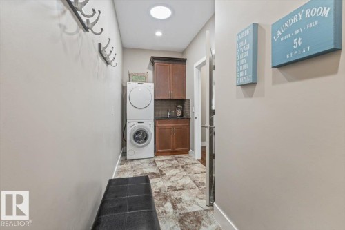 33 88 Lacombe Drive, St. Albert, AB - Indoor Photo Showing Laundry Room
