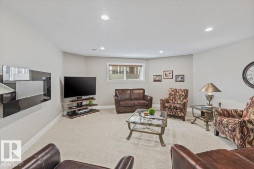 33 88 Lacombe Drive, St. Albert, AB - Indoor