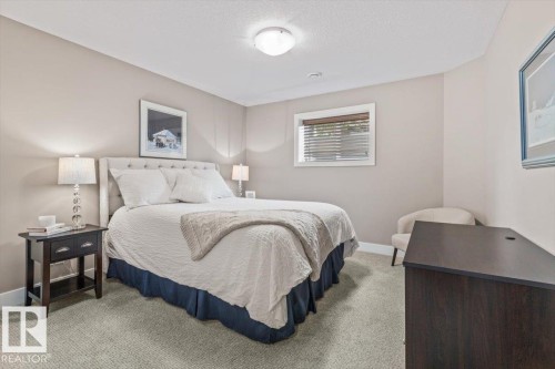 33 88 Lacombe Drive, St. Albert, AB - Indoor Photo Showing Bedroom