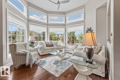 33 88 Lacombe Drive, St. Albert, AB - Indoor Photo Showing Living Room