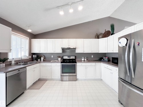 2116 152 Avenue, Edmonton, AB 