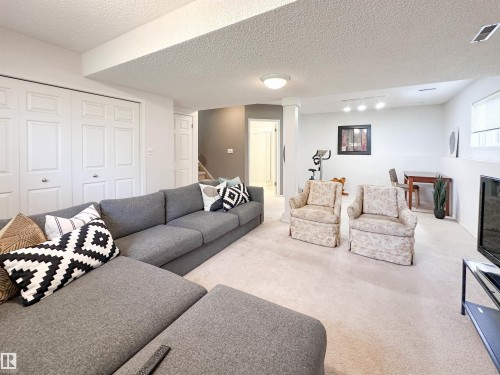 2116 152 Avenue, Edmonton, AB 