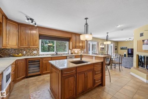 17 High Ridge Crescent, Sherwood Park, AB 