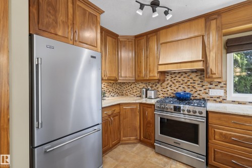17 High Ridge Crescent, Sherwood Park, AB 