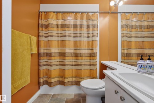 primary ensuite - 17 High Ridge Crescent, Sherwood Park, AB 