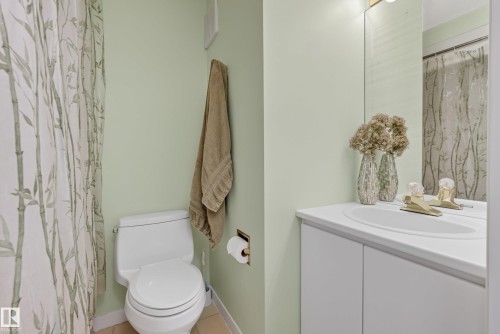 3rd upper bedroom ensuite - 17 High Ridge Crescent, Sherwood Park, AB 