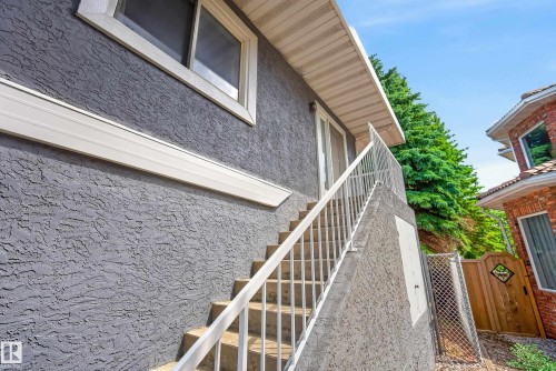 17 High Ridge Crescent, Sherwood Park, AB 