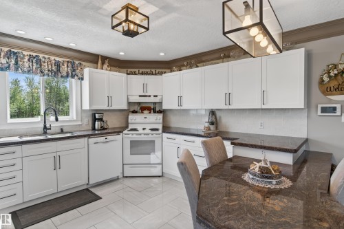 62103 Rge Rd 461, Rural Bonnyville M.D., AB - Indoor Photo Showing Kitchen With Double Sink