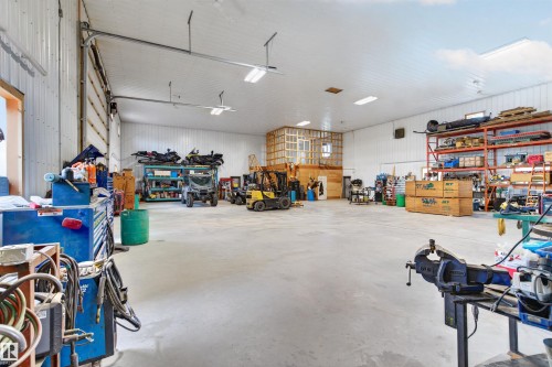 62103 Rge Rd 461, Rural Bonnyville M.D., AB - Indoor Photo Showing Garage