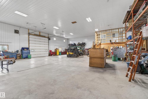 62103 Rge Rd 461, Rural Bonnyville M.D., AB - Indoor Photo Showing Garage
