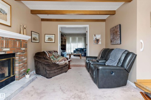 1048 105 Street, Edmonton, AB 