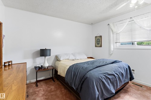 1048 105 Street, Edmonton, AB 