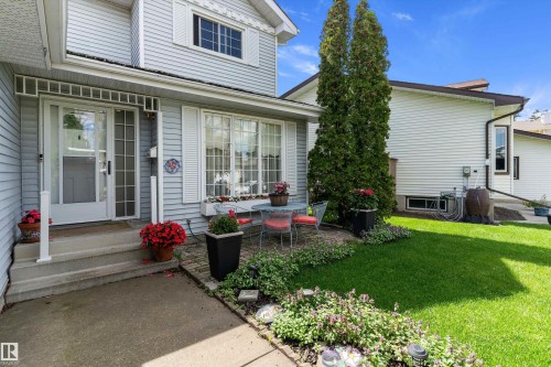 1048 105 Street, Edmonton, AB 