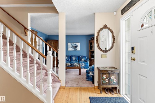 1048 105 Street, Edmonton, AB 
