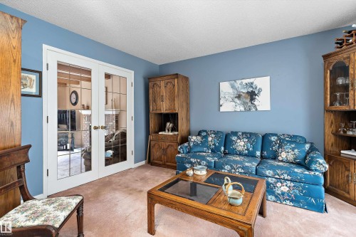 1048 105 Street, Edmonton, AB 
