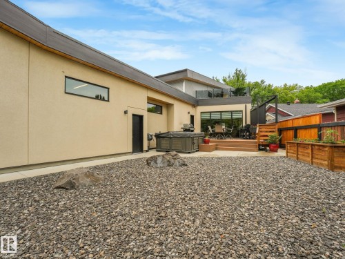 11247 71 Avenue, Edmonton, AB 