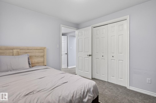 1844 Towne Centre Boulevard, Edmonton, AB - Indoor Photo Showing Bedroom