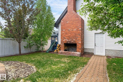 1844 Towne Centre Boulevard, Edmonton, AB - Outdoor
