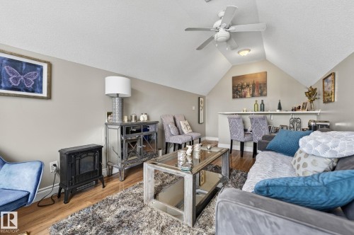 1844 Towne Centre Boulevard, Edmonton, AB - Indoor Photo Showing Living Room