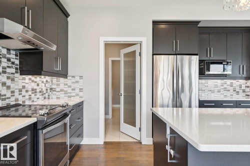 2545 Amerongen Crescent, Edmonton, AB - Indoor Photo Showing Kitchen With Stainless Steel Kitchen With Upgraded Kitchen