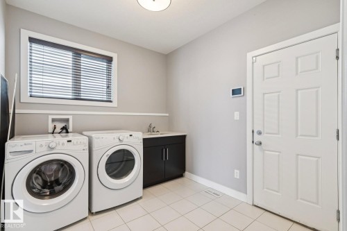 2545 Amerongen Crescent, Edmonton, AB - Indoor Photo Showing Laundry Room