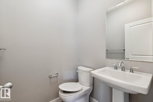 2545 Amerongen Crescent, Edmonton, AB - Indoor Photo Showing Bathroom