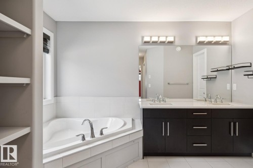 2545 Amerongen Crescent, Edmonton, AB - Indoor Photo Showing Bathroom