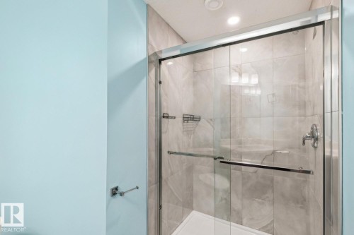 2545 Amerongen Crescent, Edmonton, AB - Indoor Photo Showing Bathroom