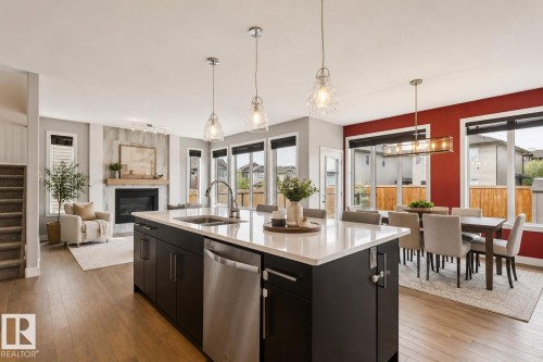 2545 Amerongen Crescent, Edmonton, AB - Indoor Photo Showing Kitchen With Upgraded Kitchen