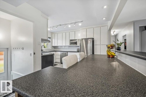 8523 143 Street, Edmonton, AB - Indoor Photo Showing Kitchen