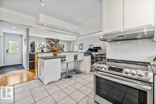 8523 143 Street, Edmonton, AB - Indoor Photo Showing Kitchen