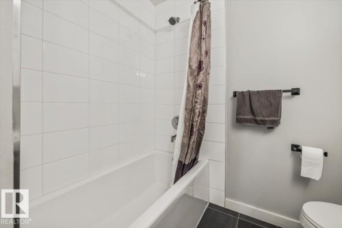 8523 143 Street, Edmonton, AB - Indoor Photo Showing Bathroom