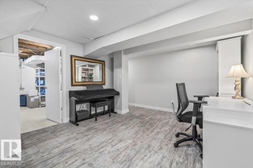 8523 143 Street, Edmonton, AB - Indoor