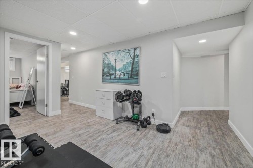 8523 143 Street, Edmonton, AB - Indoor