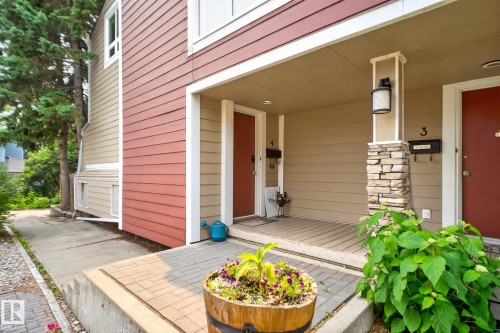 4 9529 87 Avenue, Edmonton, AB 