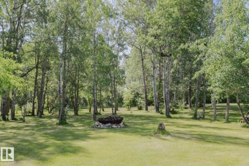 8 Main Street, Entwistle, AB 