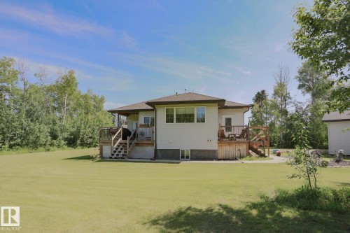 8 Main Street, Entwistle, AB 