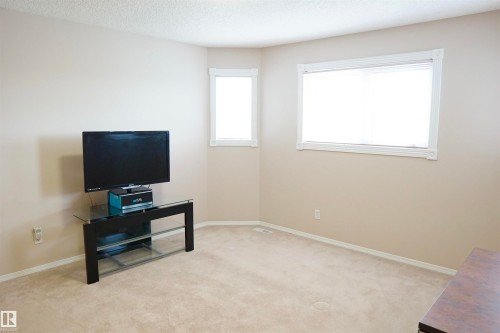 8504 160A Avenue, Edmonton, AB 