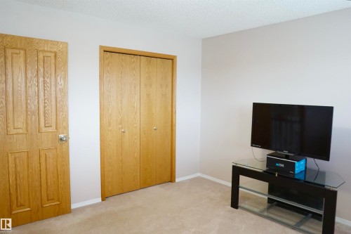 8504 160A Avenue, Edmonton, AB 