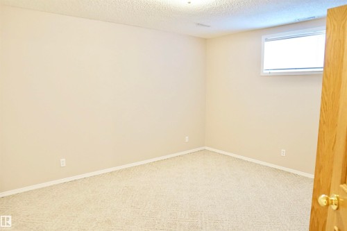 8504 160A Avenue, Edmonton, AB 