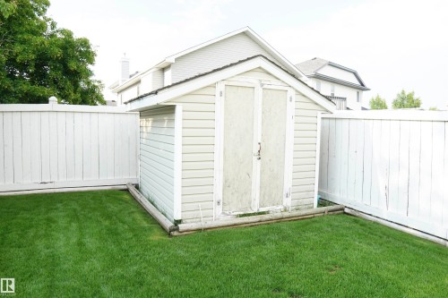 8504 160A Avenue, Edmonton, AB 