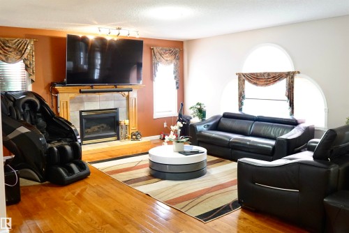 8504 160A Avenue, Edmonton, AB 