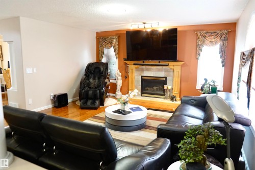 8504 160A Avenue, Edmonton, AB 