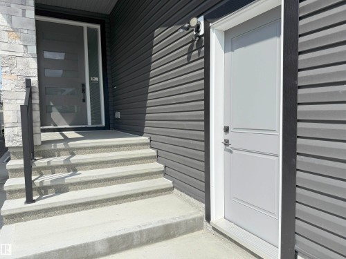 1836 22 Street, Edmonton, AB 