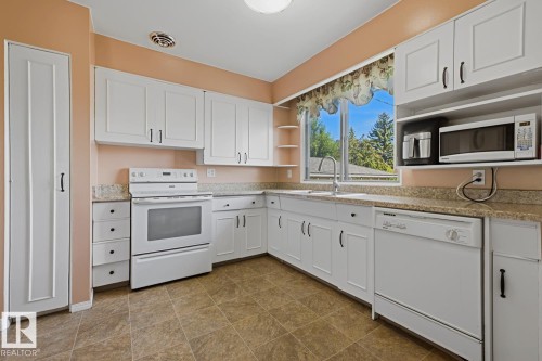Kitchen - 15707 92 Avenue, Edmonton, AB 