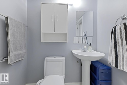 Bathroom - 15707 92 Avenue, Edmonton, AB 